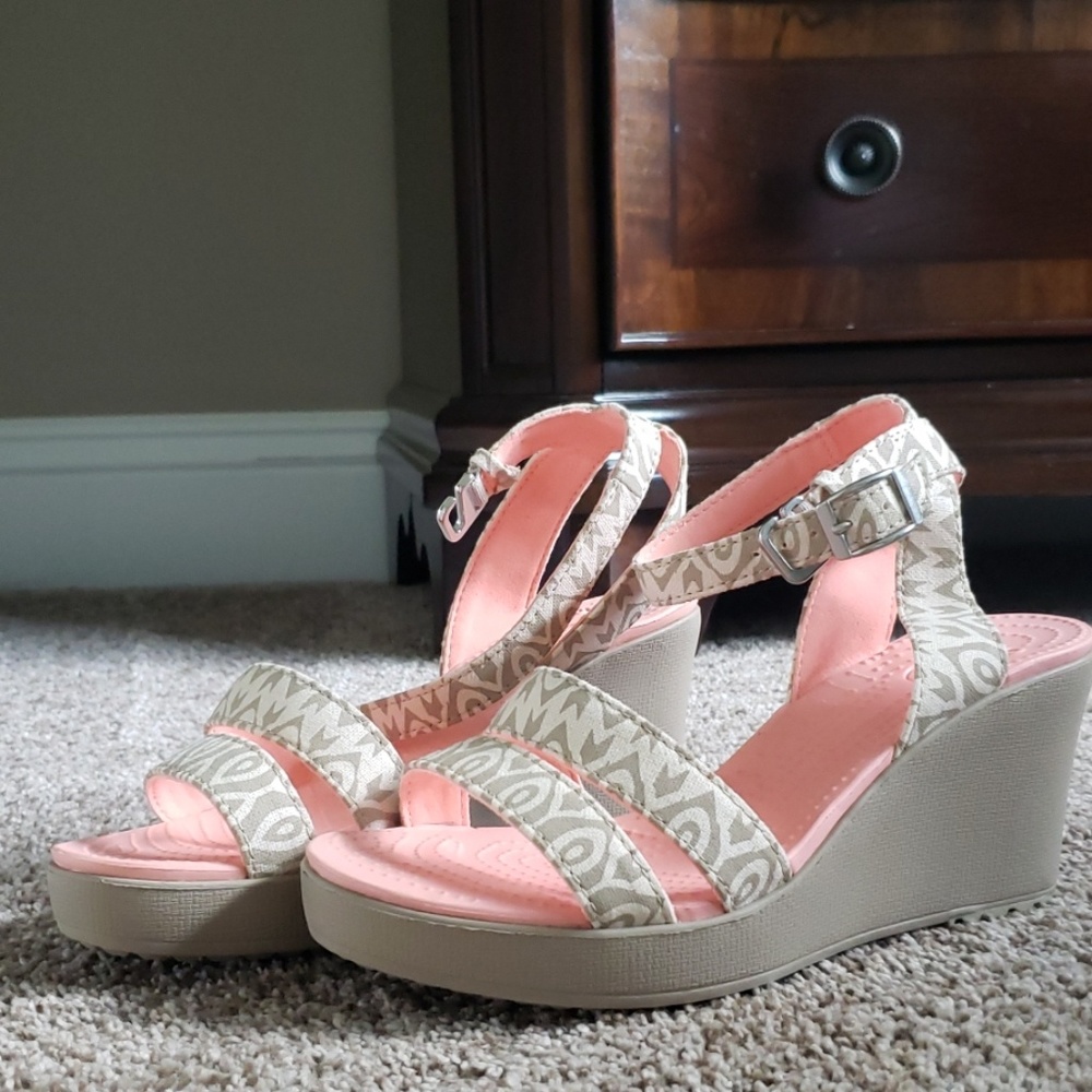 Crocs wedge sandal